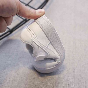 Baby walking shoes small white shoes spring and autumn soft soled shoes