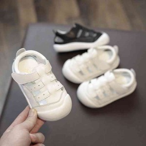 Leather baby sandals