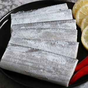 Domestic frozen seafood bohai sea four to boutique belt fish section knife fish 1kg 26-28 section