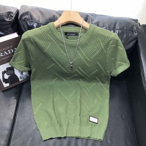 Men&#039;s short sleeve T-shirt with knitted bottom