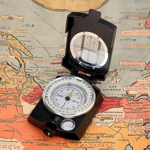 аэрокомпас наружный высокоточный поисково - ориентированный прибор кроссовый уклономер геологический компас