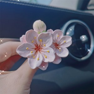 자동차 INS 복숭아꽃 송풍구 복숭아꽃 에어컨 입구 장식 향수 