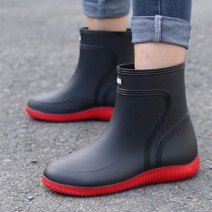Waterproof shoes Men&#039;s rain shoes Fashion short tube plush cotton thickened thermal rubber shoes