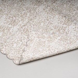 Kupa Kupa Genhagen Cotton Women&#039;s Handkerchief Lace Retro Sweat Absorbing Handkerchief Crescent Edge Off white 45 * 45cm