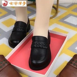 Thick soled round head leather shoes New style real soft leather shoes