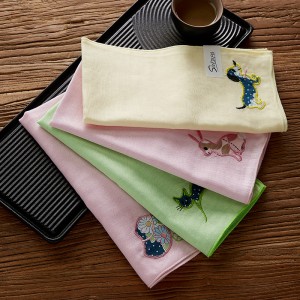 Pure cotton handkerchief embroidered with double-layer yarn and solid color patch cloth