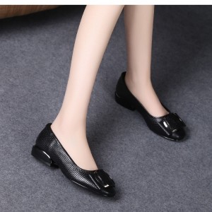 Spring and Autumn New Soft Sole Comfortable Thick Heel Leather Shoes Fashion Round Head Mother Shoes