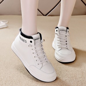 Comfortable thick soled soft soled high top plush shoes