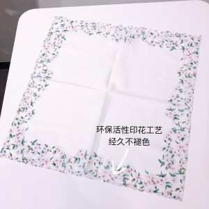 Cotton handkerchief Wiping sweat Absorbing sweat Pure cotton girls&#039; antique floral handkerchief