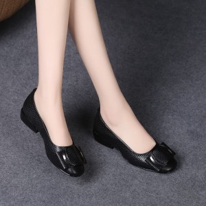 Spring and Autumn New Soft Sole Comfortable Thick Heel Leather Shoes Fashion Round Head Mother Shoes