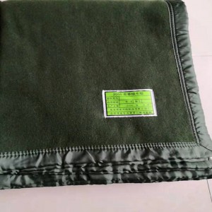 Military green blanket Camping disaster relief public quilt Air conditioning blanket