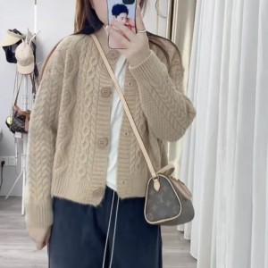 Fried Dough Twists sweater coat for women in early spring and autumn 2023 new popular women&#039;s clothing age reduction beautiful foreign top knitting cardigan