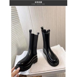 Genuine Leather Thick Sole Chelsea Short Boots Women&#039;s Upholstered New Martin Boots English Style Chimney Boots